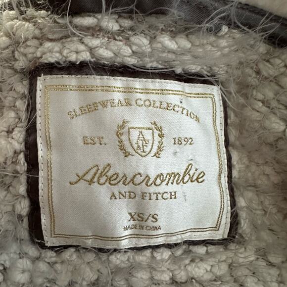 Abercrombie & Fitch Cozy Cardigan Sleepwear Robe Heavy Fuzzy Hygge Grandma - Picture 4 of 7